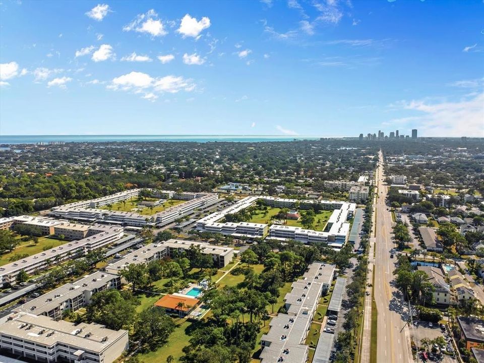 待售: $169,900 (1 贝兹, 1 浴室, 920 平方英尺)