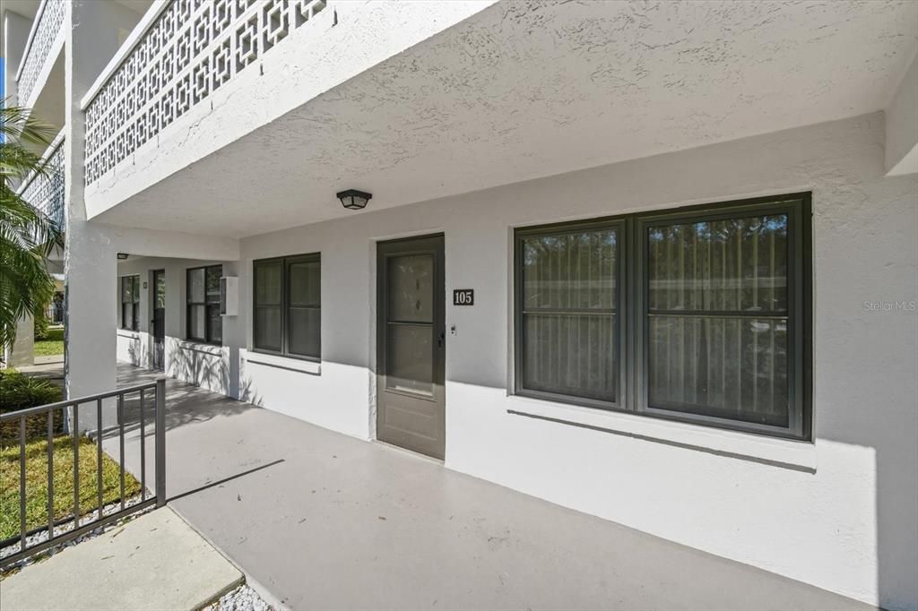 待售: $169,900 (1 贝兹, 1 浴室, 920 平方英尺)