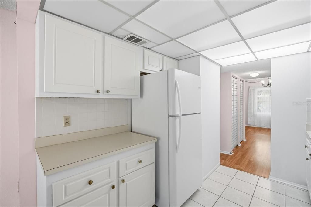 待售: $169,900 (1 贝兹, 1 浴室, 920 平方英尺)