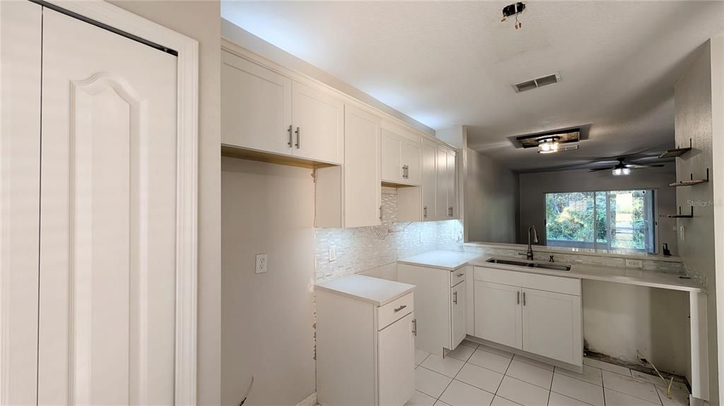 For Sale: $259,900 (2 beds, 2 baths, 1184 Square Feet)