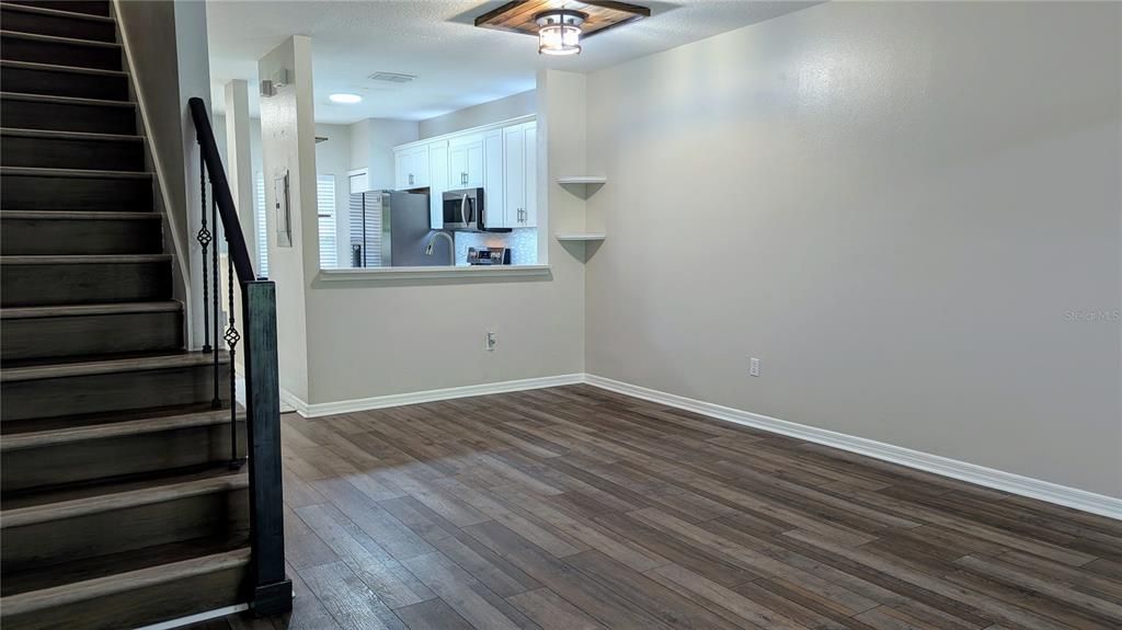 For Sale: $259,900 (2 beds, 2 baths, 1184 Square Feet)