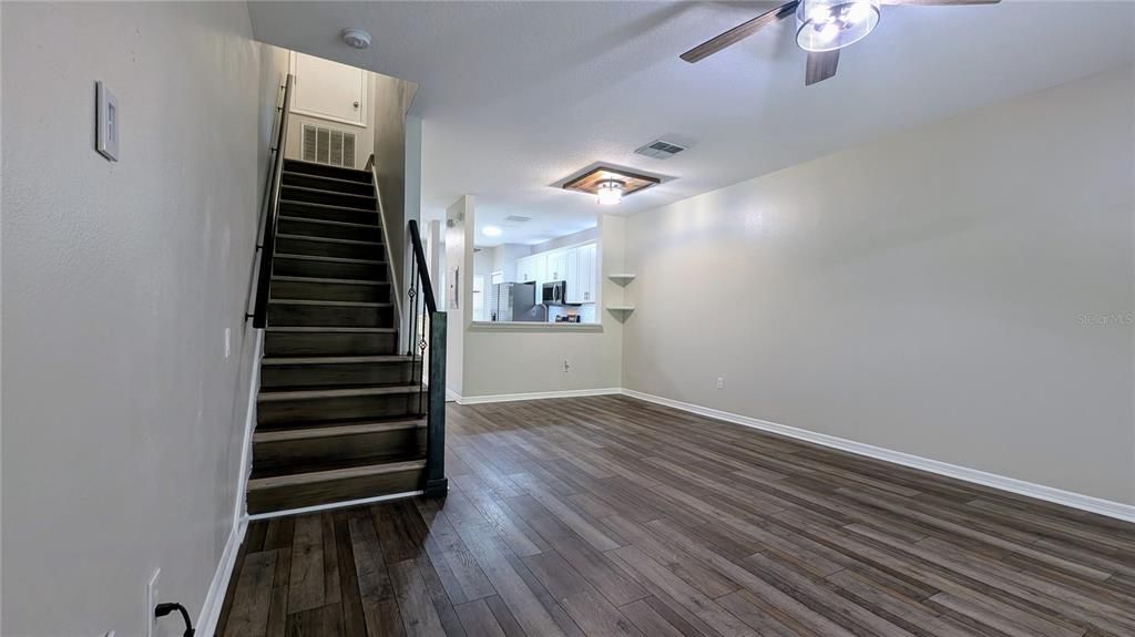 For Sale: $259,900 (2 beds, 2 baths, 1184 Square Feet)