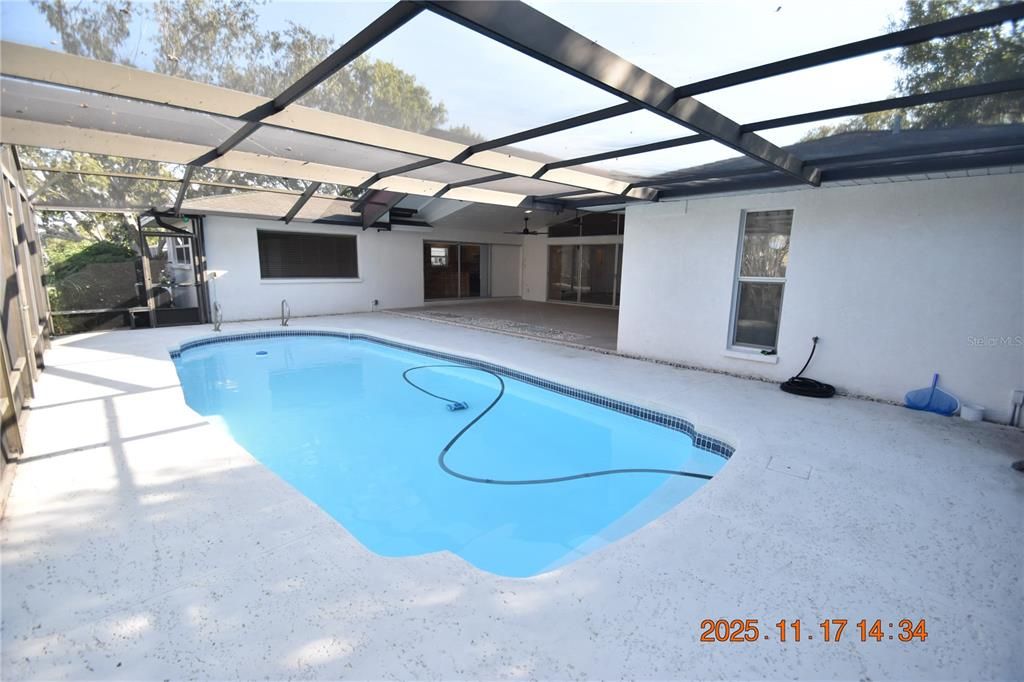 For Rent: $3,995 (3 beds, 2 baths, 2497 Square Feet)