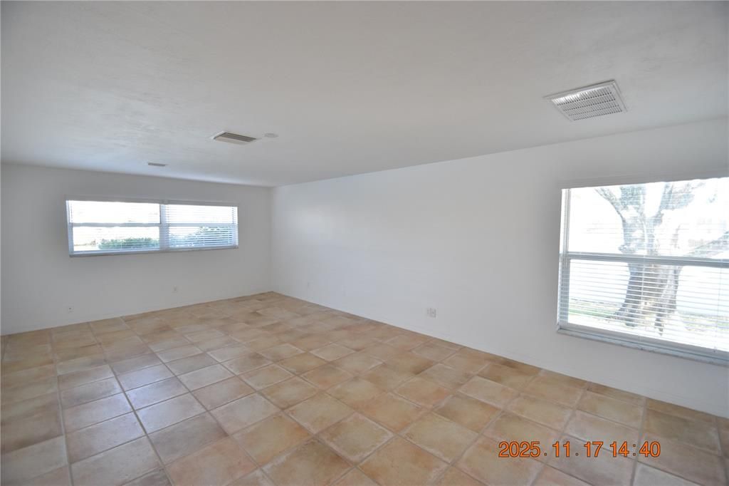 For Rent: $3,995 (3 beds, 2 baths, 2497 Square Feet)