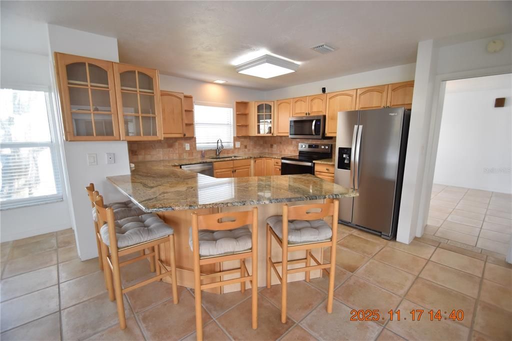 For Rent: $3,995 (3 beds, 2 baths, 2497 Square Feet)