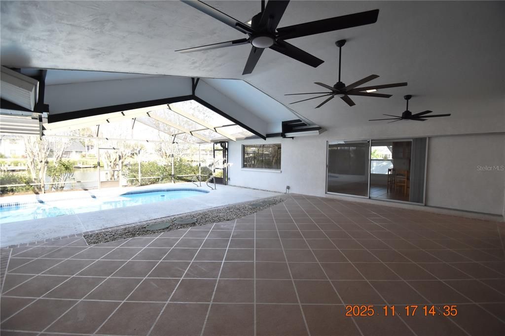 For Rent: $3,995 (3 beds, 2 baths, 2497 Square Feet)