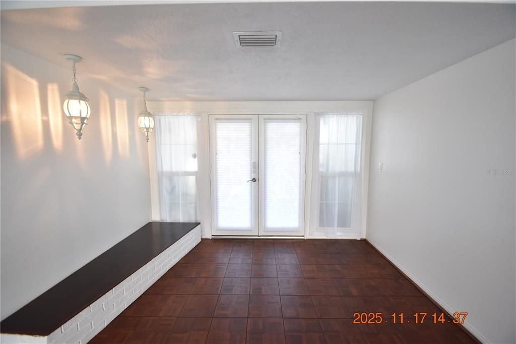 For Rent: $3,995 (3 beds, 2 baths, 2497 Square Feet)