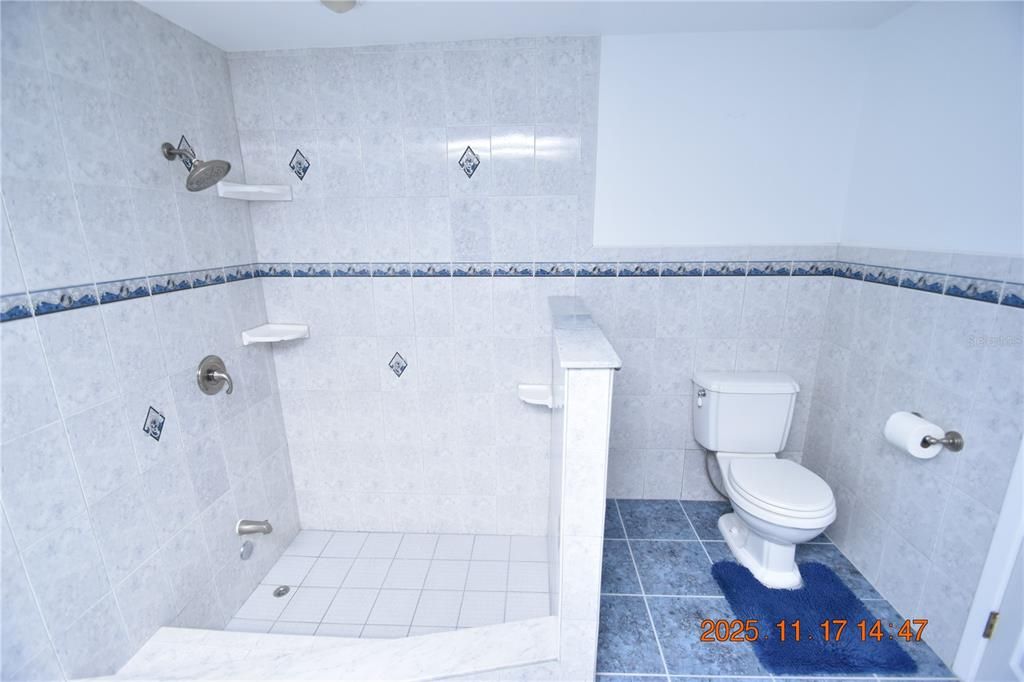 For Rent: $3,995 (3 beds, 2 baths, 2497 Square Feet)