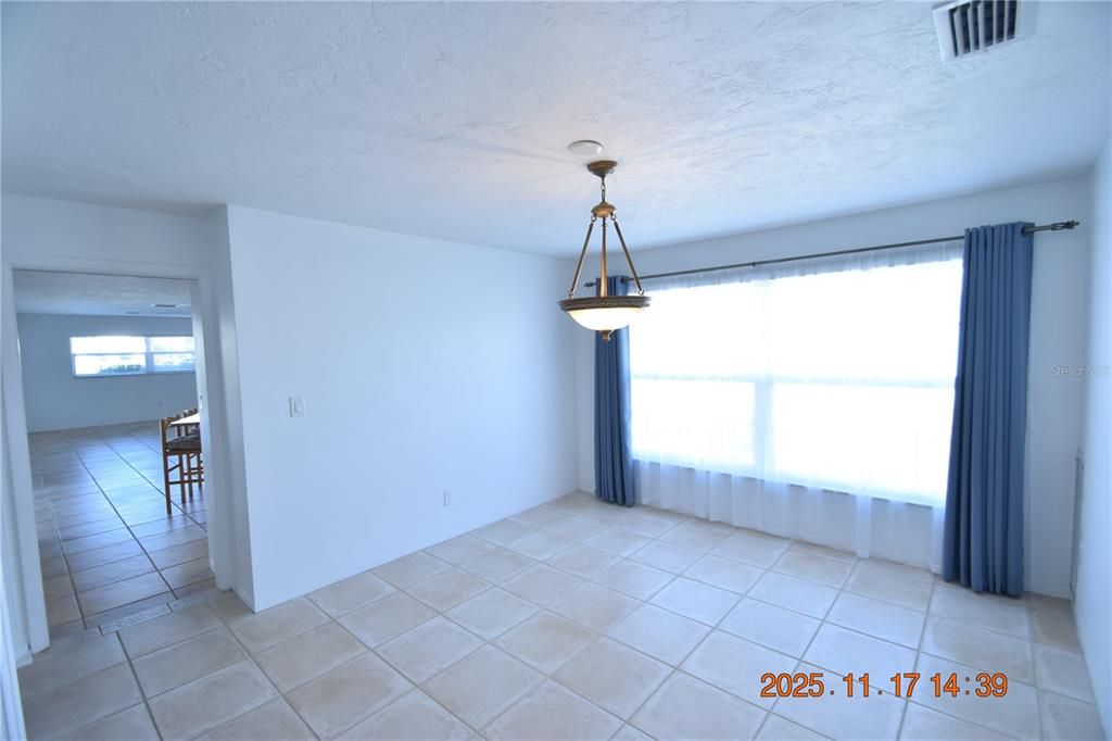 For Rent: $3,995 (3 beds, 2 baths, 2497 Square Feet)
