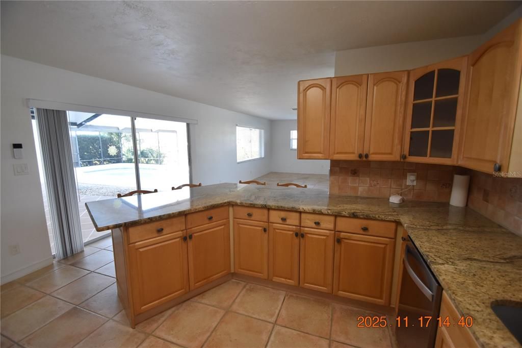For Rent: $3,995 (3 beds, 2 baths, 2497 Square Feet)