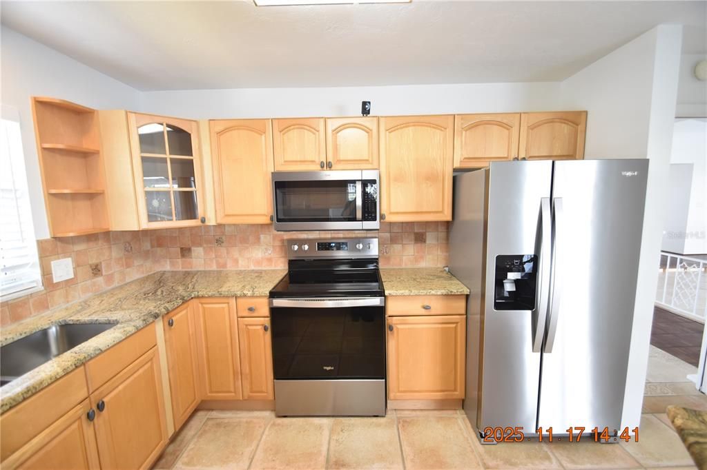 For Rent: $3,995 (3 beds, 2 baths, 2497 Square Feet)