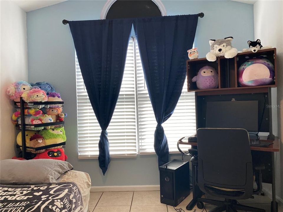 For Sale: $425,000 (3 beds, 2 baths, 1324 Square Feet)