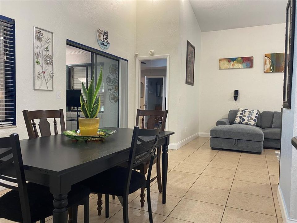 For Sale: $425,000 (3 beds, 2 baths, 1324 Square Feet)