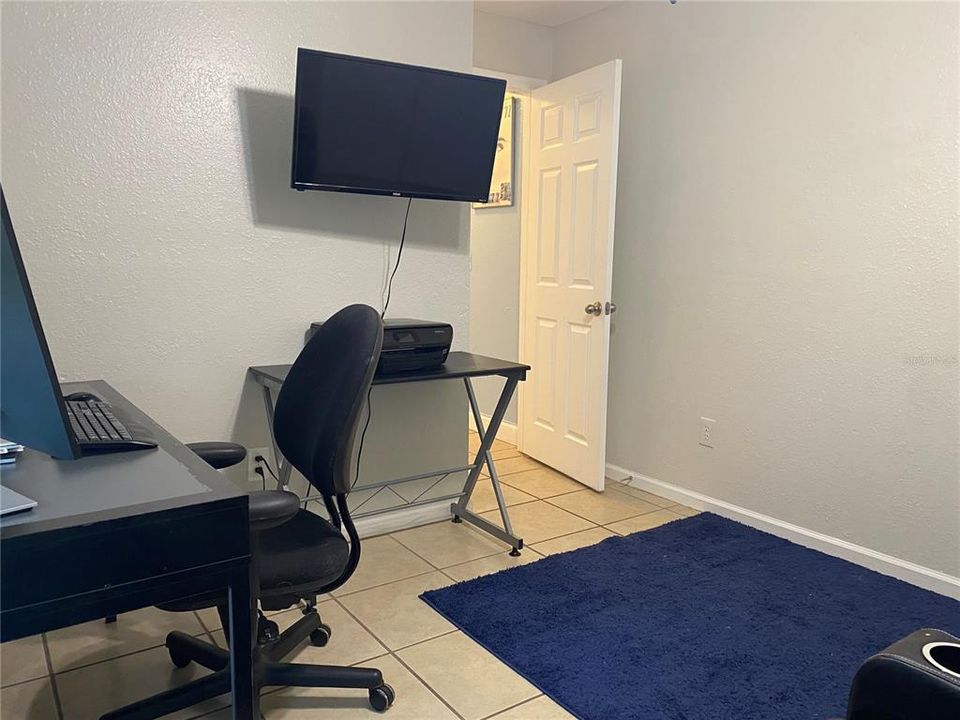 For Sale: $425,000 (3 beds, 2 baths, 1324 Square Feet)