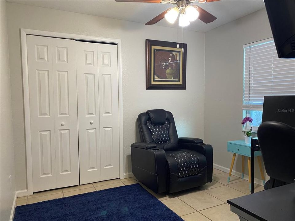 For Sale: $425,000 (3 beds, 2 baths, 1324 Square Feet)