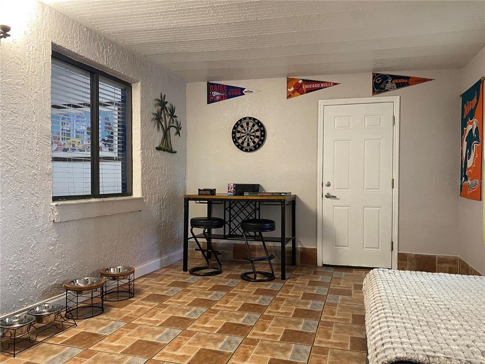 For Sale: $425,000 (3 beds, 2 baths, 1324 Square Feet)