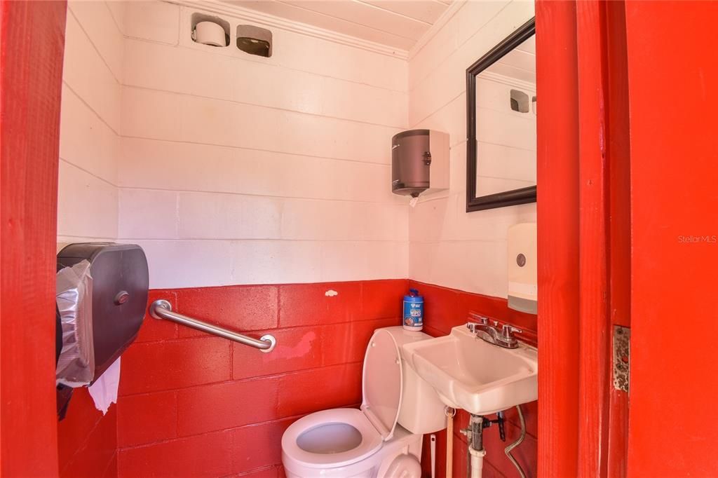 For Sale: $450,000 (0 beds, 0 baths, 2320 Square Feet)