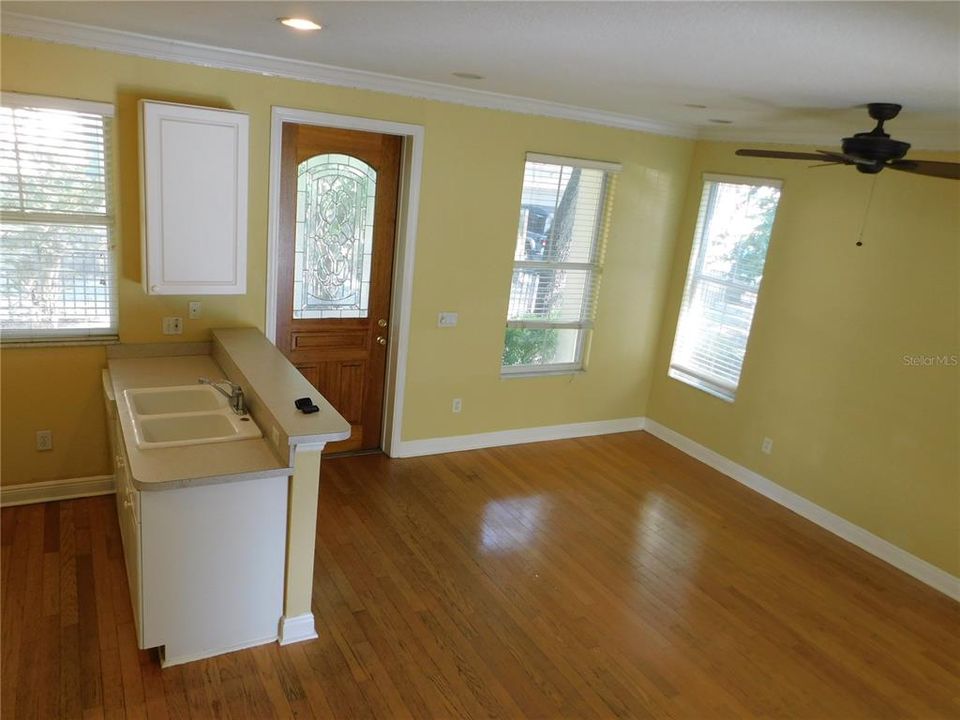 В аренду: $3,000 (3 спален, 2 ванн, 1113 Квадратных фут)