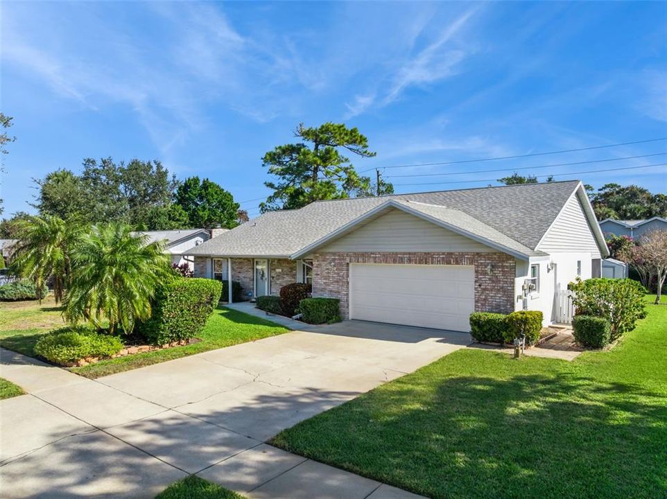 Под контрактом: $325,000 (3 спален, 2 ванн, 1558 Квадратных фут)