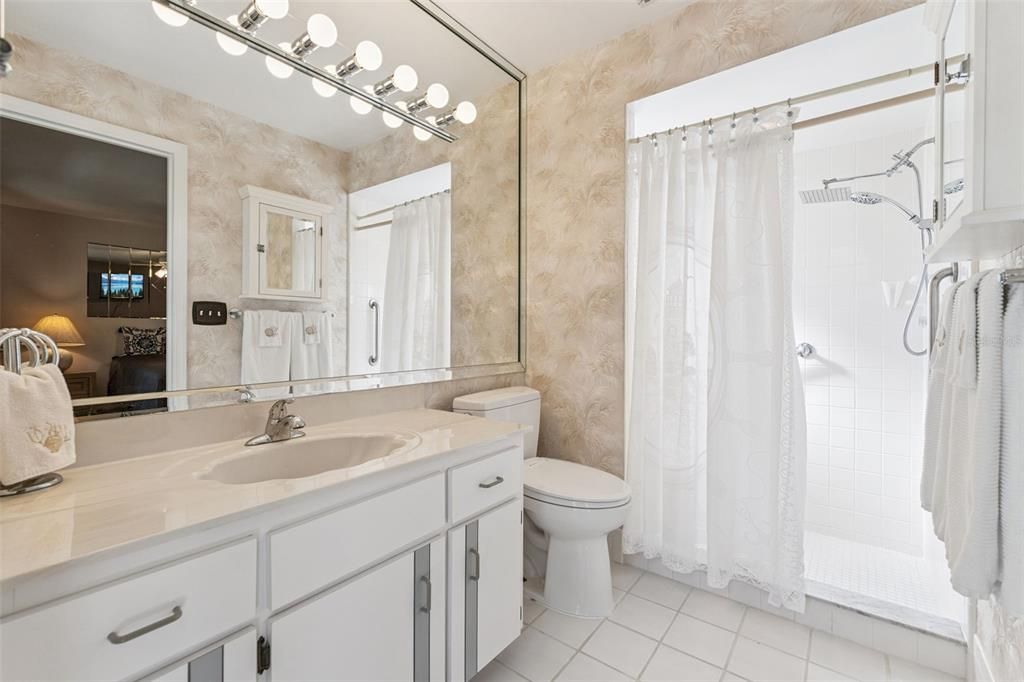 Под контрактом: $325,000 (3 спален, 2 ванн, 1558 Квадратных фут)