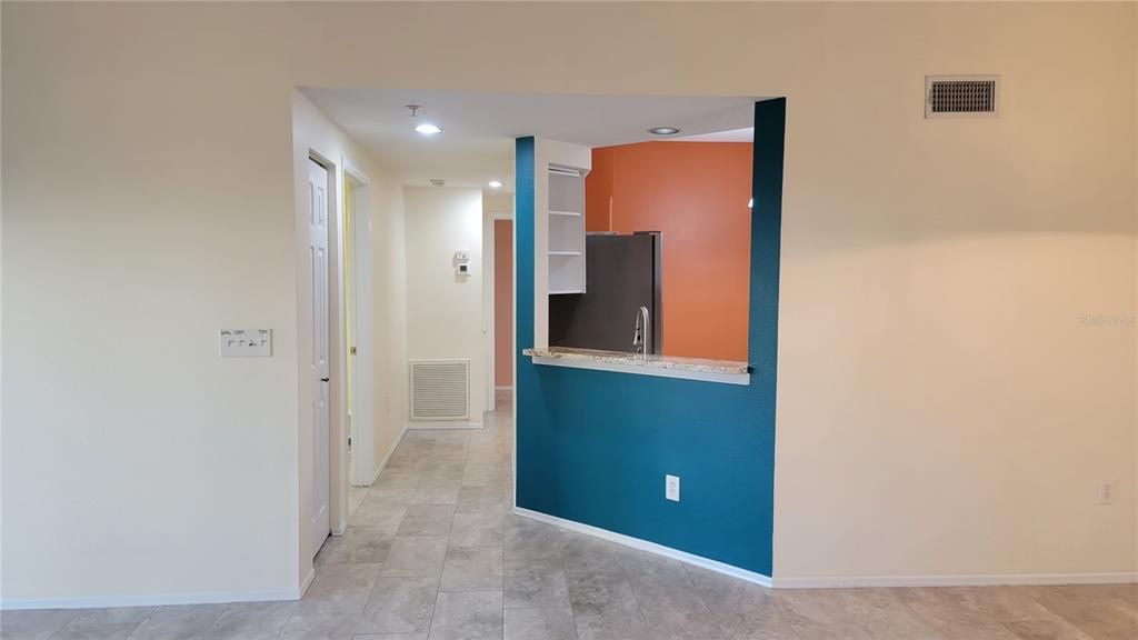For Sale: $218,900 (2 beds, 2 baths, 1004 Square Feet)