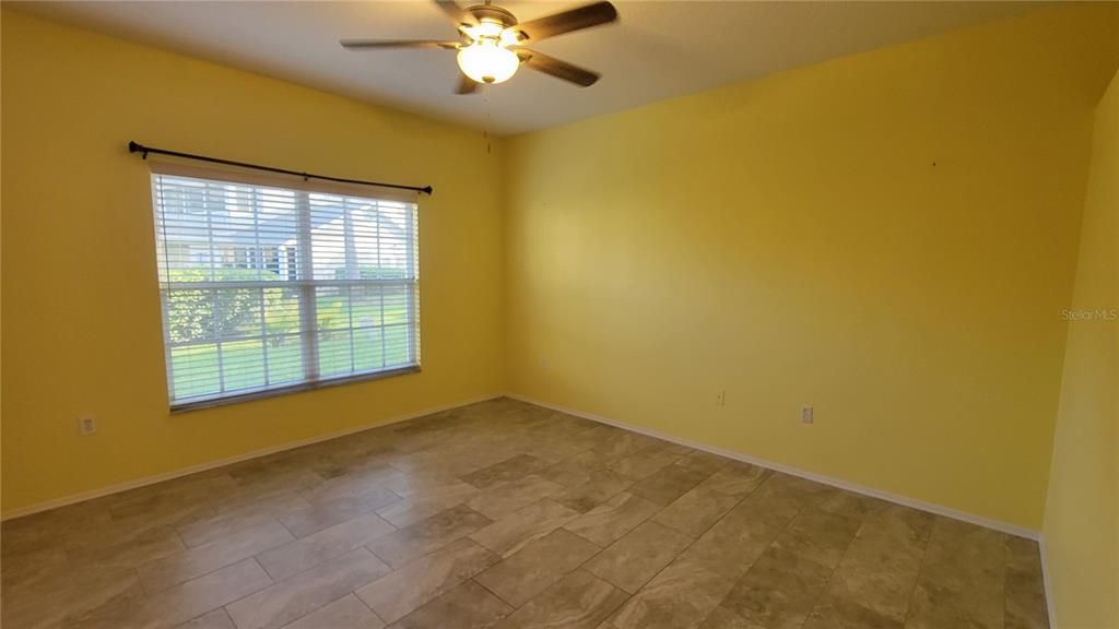 For Sale: $218,900 (2 beds, 2 baths, 1004 Square Feet)