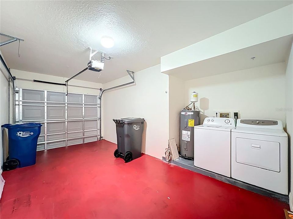 For Sale: $218,900 (2 beds, 2 baths, 1004 Square Feet)