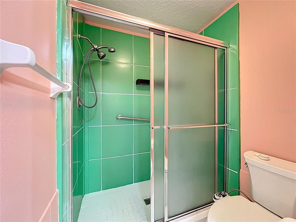 For Sale: $218,900 (2 beds, 2 baths, 1004 Square Feet)