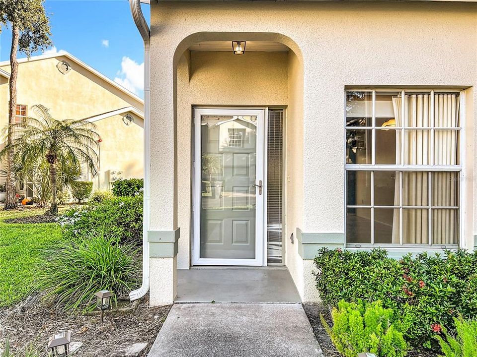 For Sale: $218,900 (2 beds, 2 baths, 1004 Square Feet)