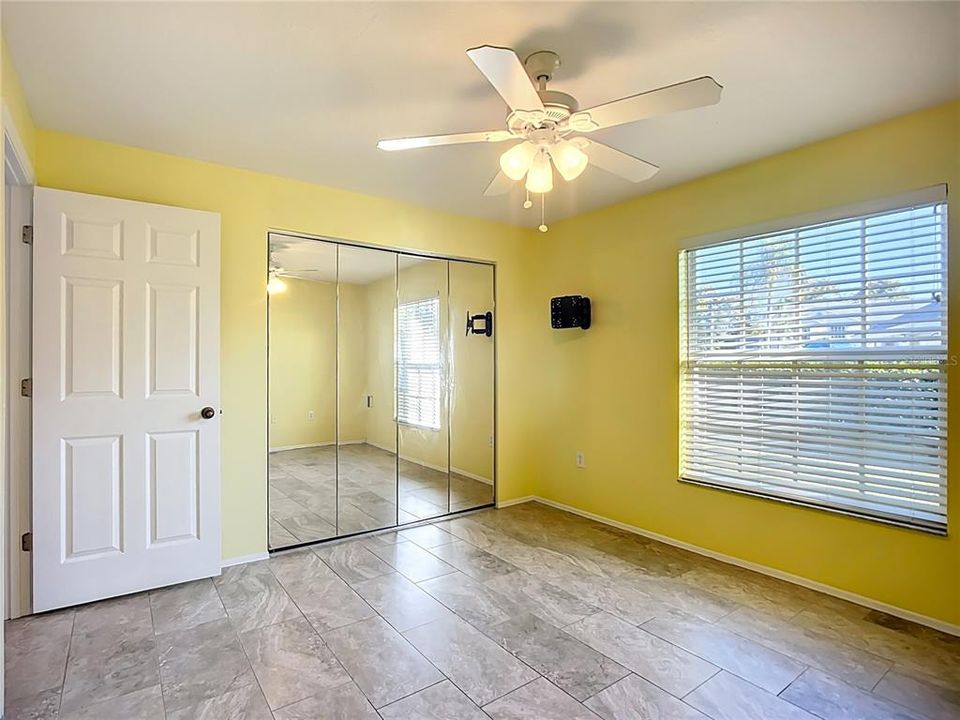 For Sale: $218,900 (2 beds, 2 baths, 1004 Square Feet)