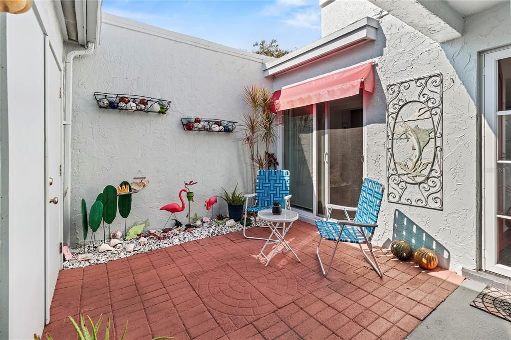 待售: $329,900 (2 贝兹, 2 浴室, 1316 平方英尺)