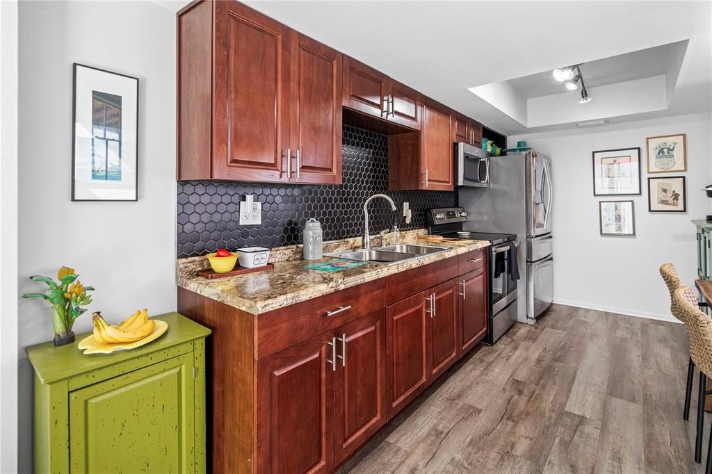 待售: $329,900 (2 贝兹, 2 浴室, 1316 平方英尺)