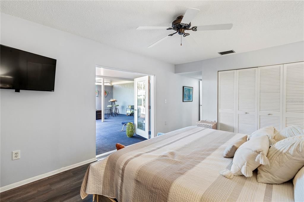 待售: $329,900 (2 贝兹, 2 浴室, 1316 平方英尺)