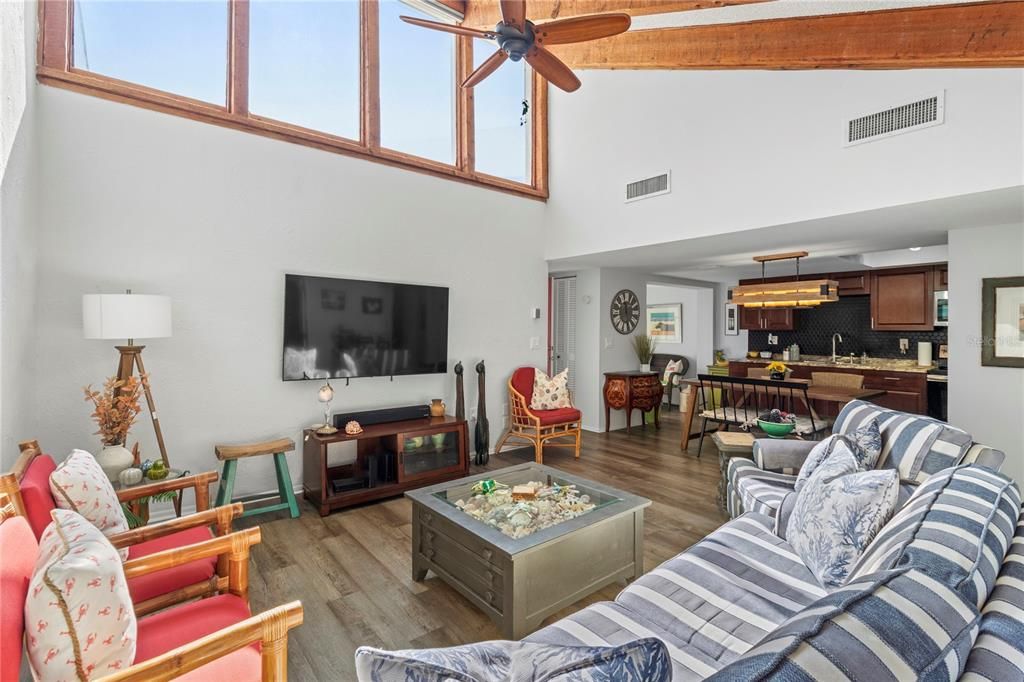 待售: $329,900 (2 贝兹, 2 浴室, 1316 平方英尺)