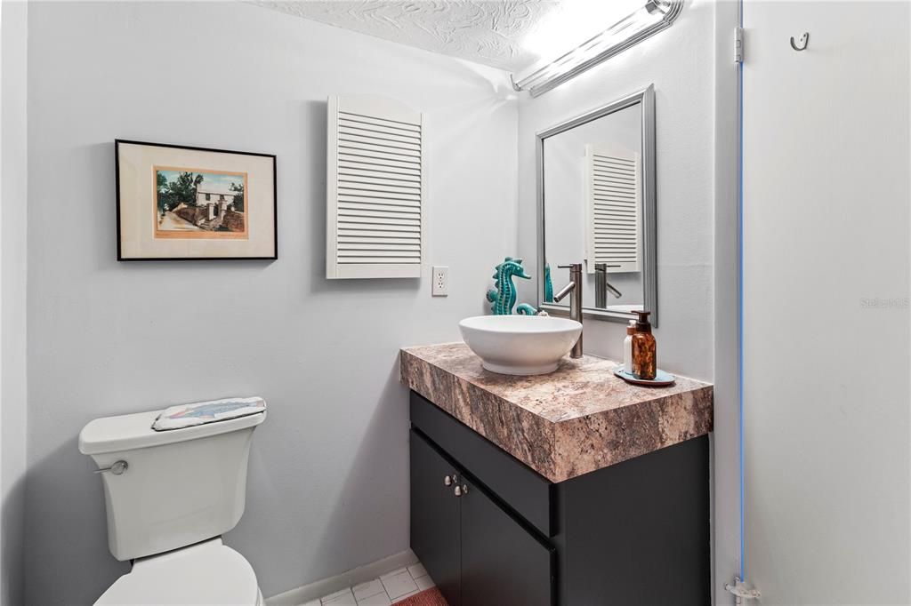 待售: $329,900 (2 贝兹, 2 浴室, 1316 平方英尺)