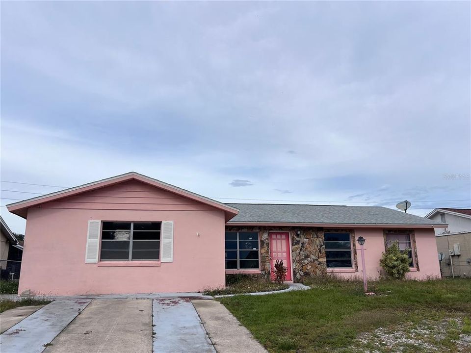 待售: $310,000 (4 贝兹, 2 浴室, 1850 平方英尺)