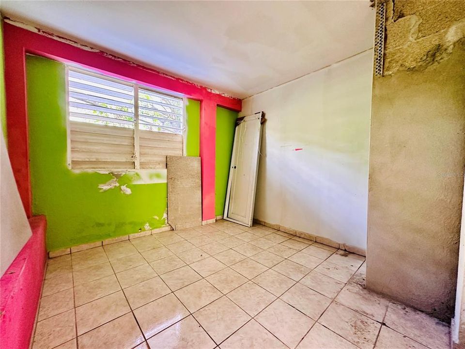 En Venta: $130,000 (9 camas, 3 baños, 2628 Pies cuadrados)