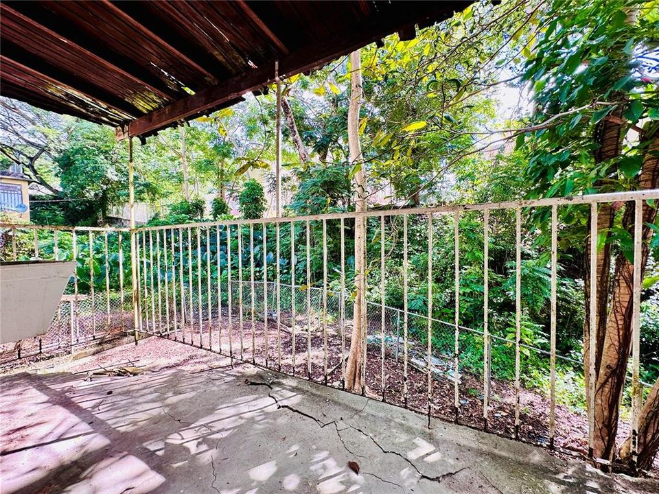 En Venta: $130,000 (9 camas, 3 baños, 2628 Pies cuadrados)