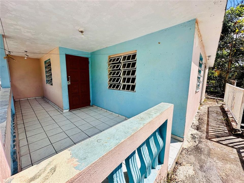 En Venta: $130,000 (9 camas, 3 baños, 2628 Pies cuadrados)