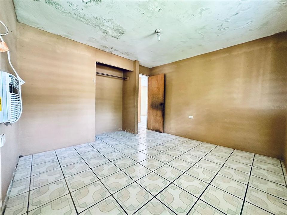 En Venta: $130,000 (9 camas, 3 baños, 2628 Pies cuadrados)