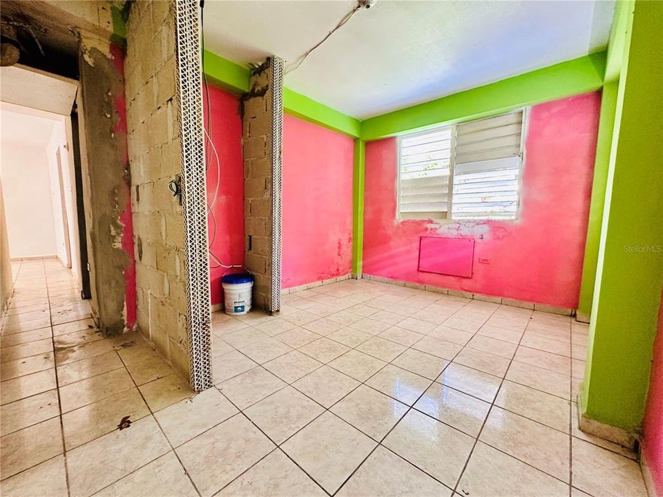 En Venta: $130,000 (9 camas, 3 baños, 2628 Pies cuadrados)