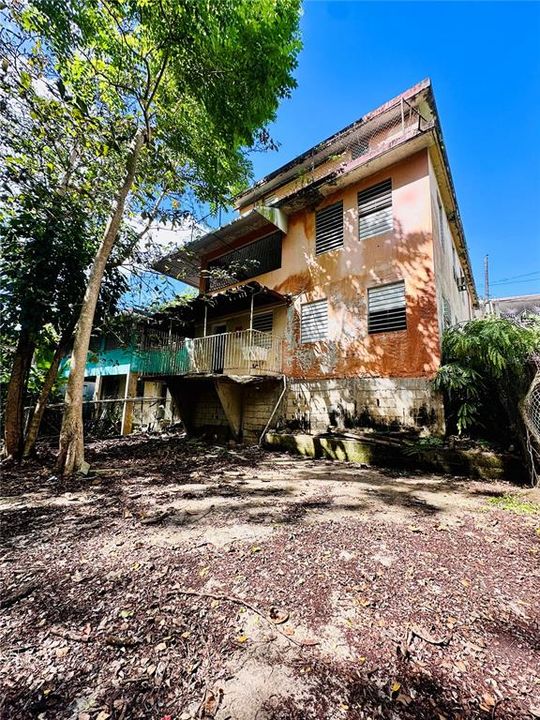 En Venta: $130,000 (9 camas, 3 baños, 2628 Pies cuadrados)