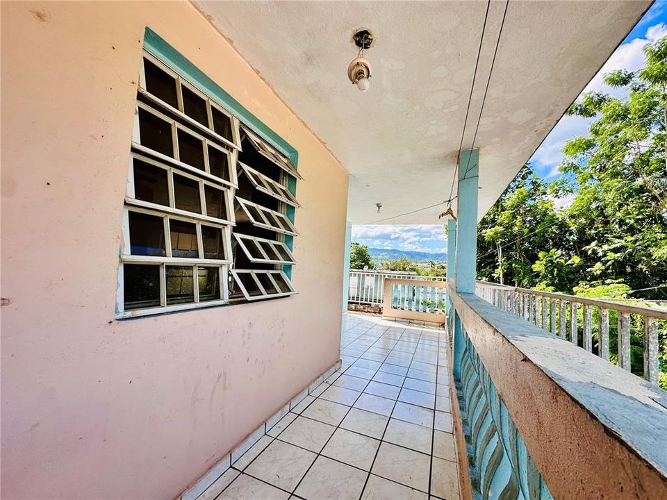 En Venta: $130,000 (9 camas, 3 baños, 2628 Pies cuadrados)