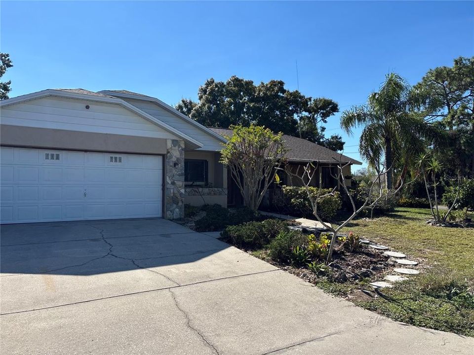 Недавно продано: $330,000 (3 спален, 2 ванн, 1928 Квадратных фут)