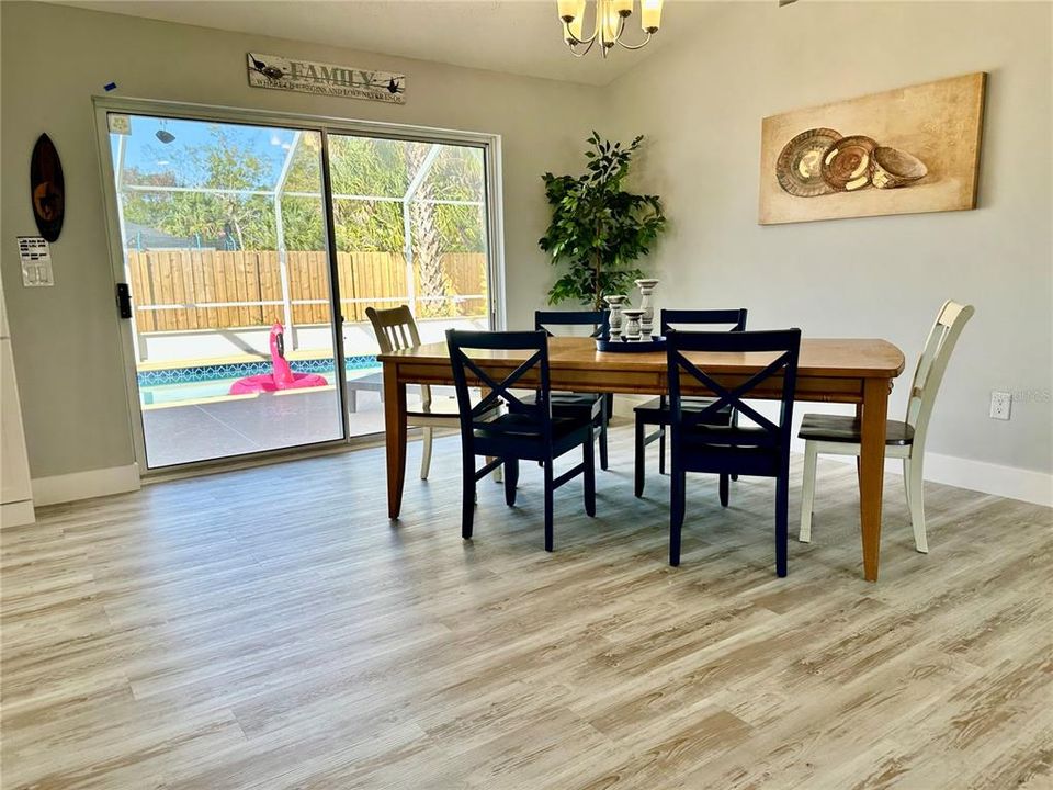 待售: $439,000 (3 贝兹, 2 浴室, 1711 平方英尺)