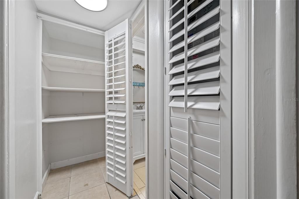 待售: $249,000 (1 贝兹, 1 浴室, 615 平方英尺)