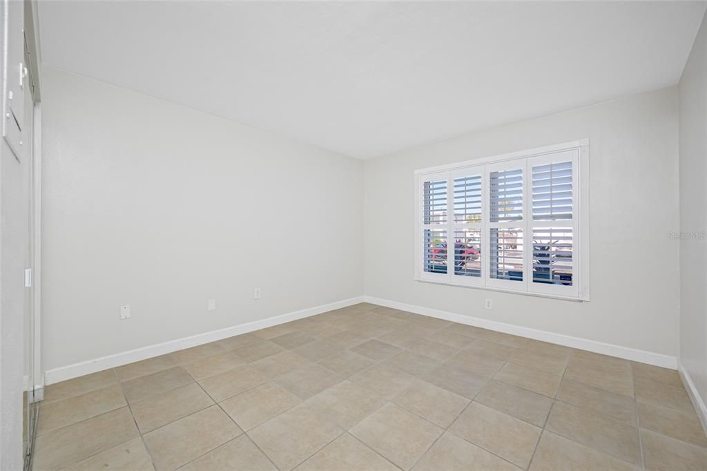 待售: $249,000 (1 贝兹, 1 浴室, 615 平方英尺)