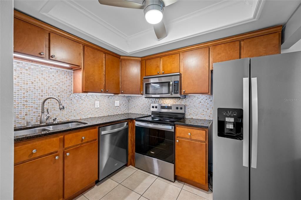 待售: $249,000 (1 贝兹, 1 浴室, 615 平方英尺)