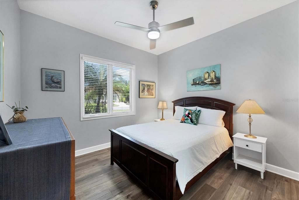 合同活跃: $470,000 (2 贝兹, 2 浴室, 1615 平方英尺)