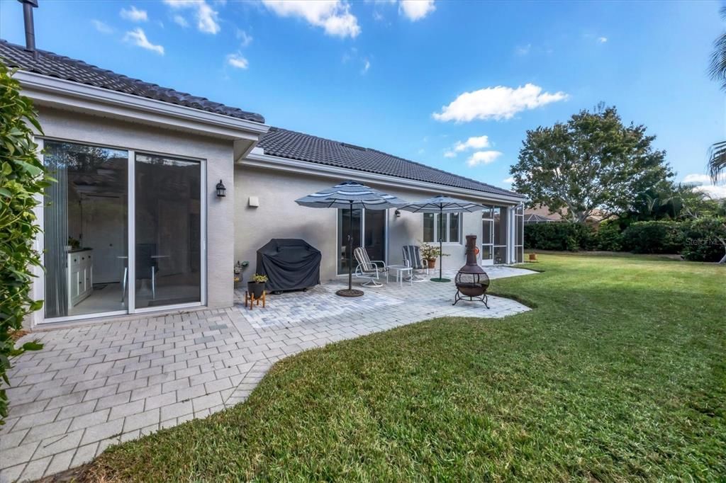 合同活跃: $470,000 (2 贝兹, 2 浴室, 1615 平方英尺)